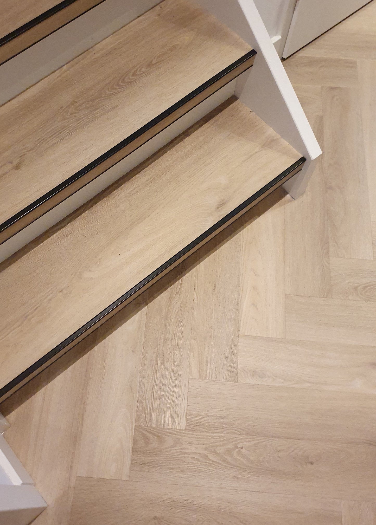 Trap bekleden met circa 10m2 PVC incl. Strips